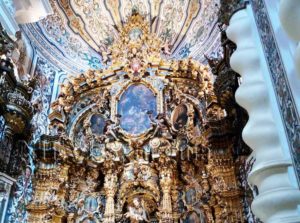 Visitas culturales guiadas por una guia oficial a la Iglesia de San Luis de los franceses en Sevilla