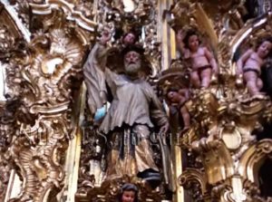 Detalles de los retablos del interior de la Iglesia del Salvador de Sevilla