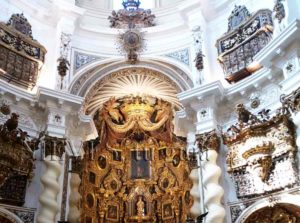 Interiores de la Iglesia de San Luis de los franceses en Sevilla