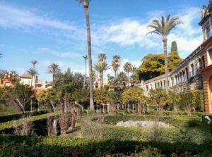 Vue générale des jardins de l'Alcazar de Séville