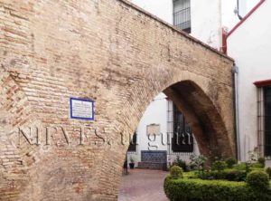 Muralla interior Hospital de la Caridad