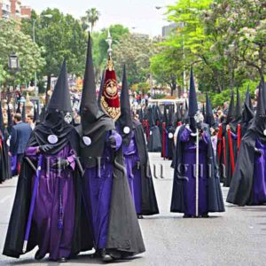 Nazarenos de la Semana Santa de Sevilla